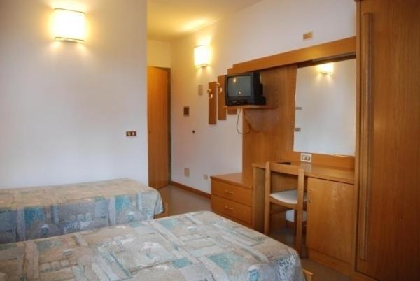 Hotel Faedo Pineta Bilik gambar